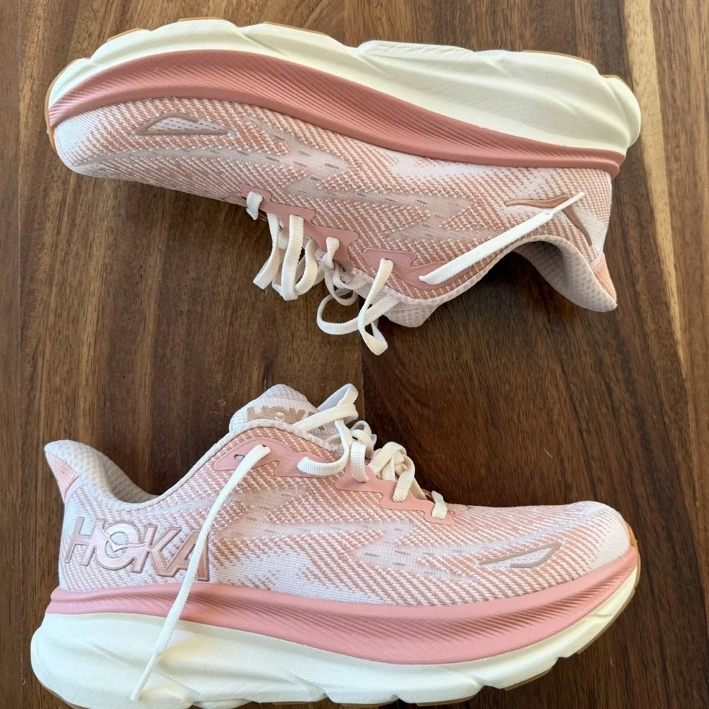 Hoka Clifton 9 Running Shoe Women’s 8.5 M - Picture 3 of 5